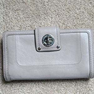 Marc by Marc Jacobs Totally Turnlock wallet